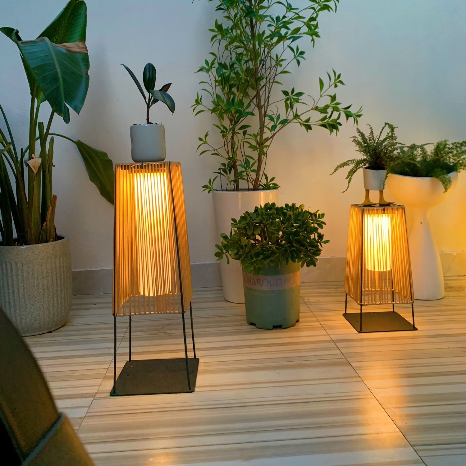 Aru Modern Outdoor Light