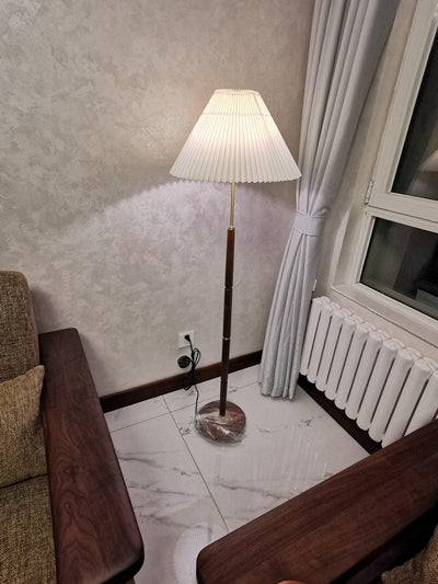 Syleina Minimalist Wood Floor Lamp