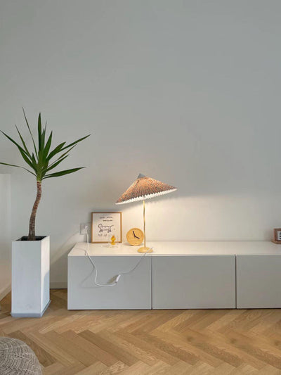 Krenis Fabric Artistic Table Lamp