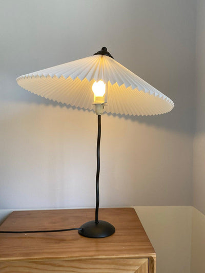 Krenis Fabric Artistic Table Lamp