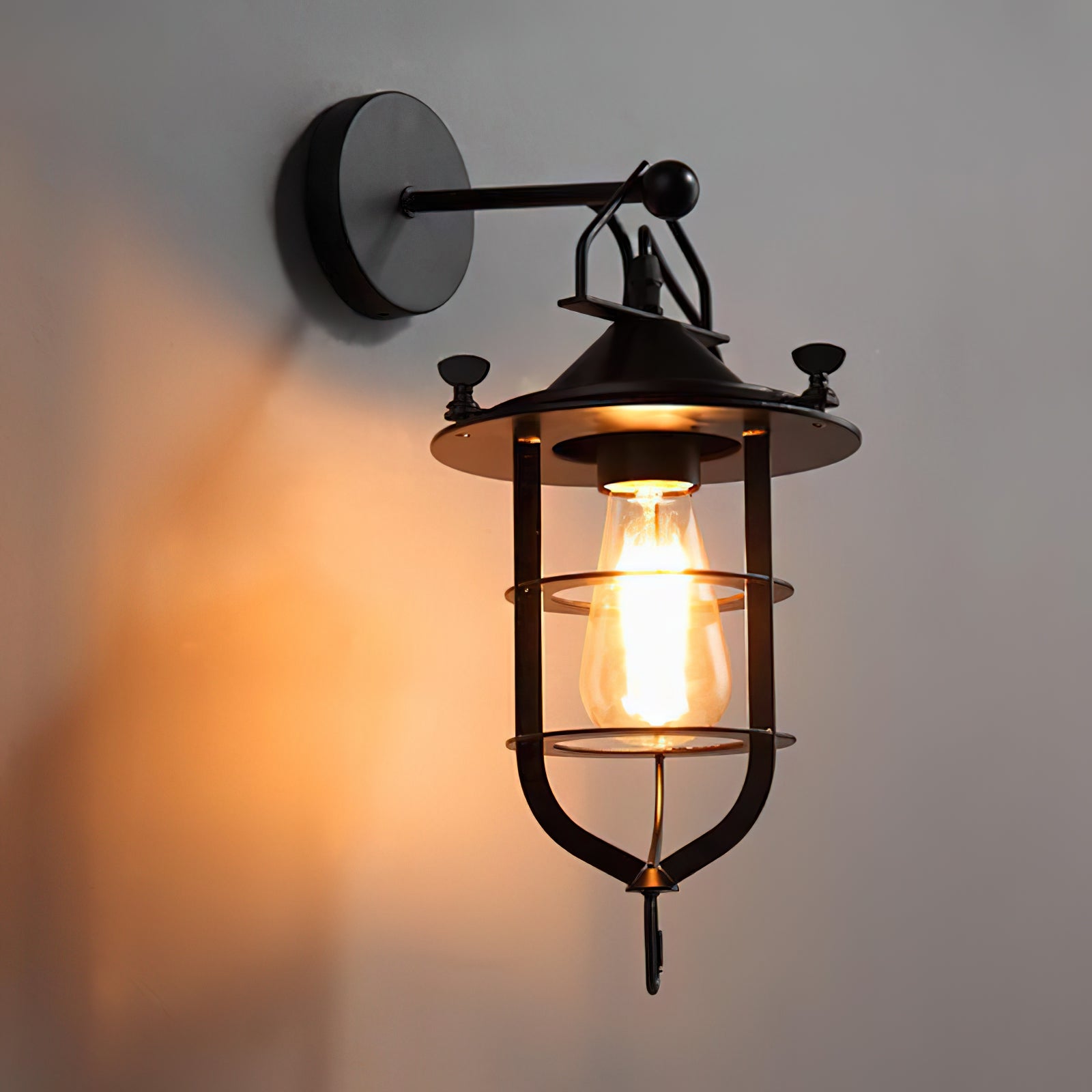 Zatheir Wall Lamp
