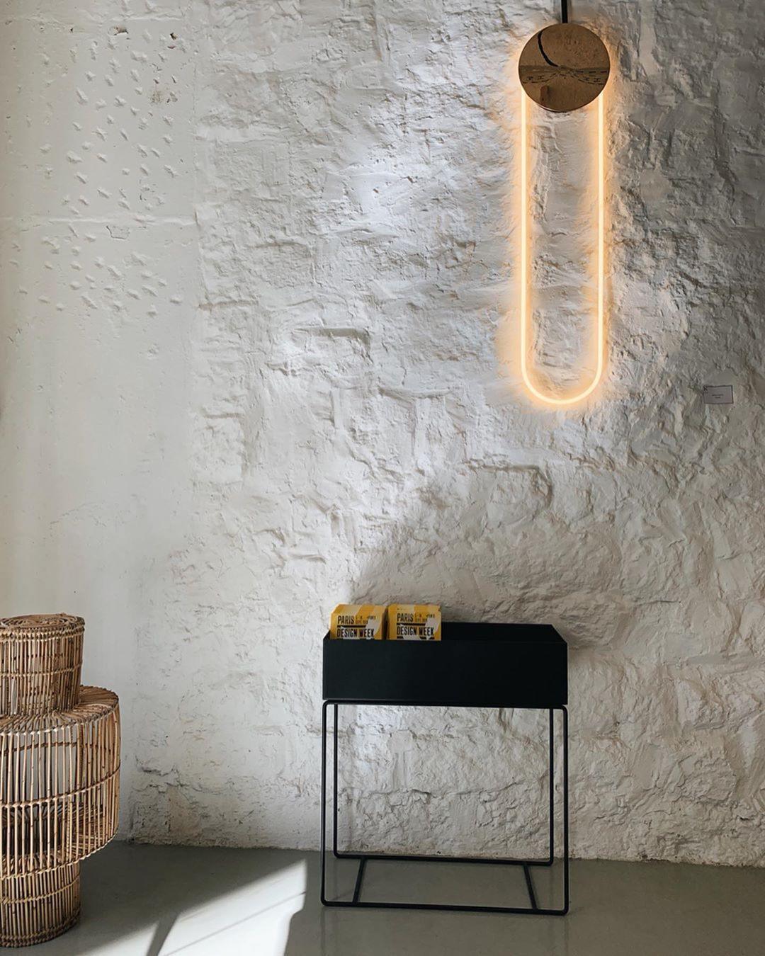 Lalem Acrylic Minimalist Wall Lamp