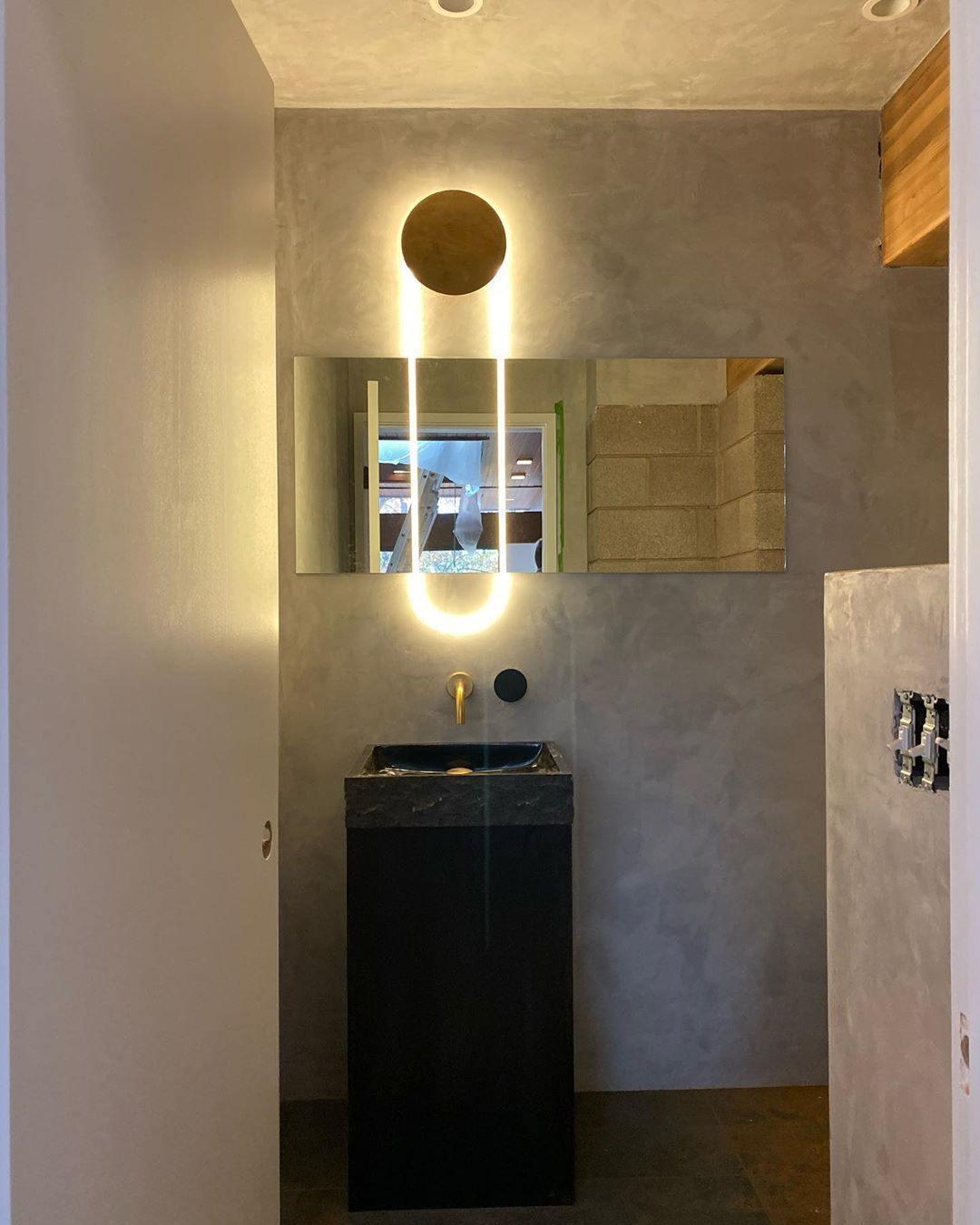 Lalem Acrylic Minimalist Wall Lamp