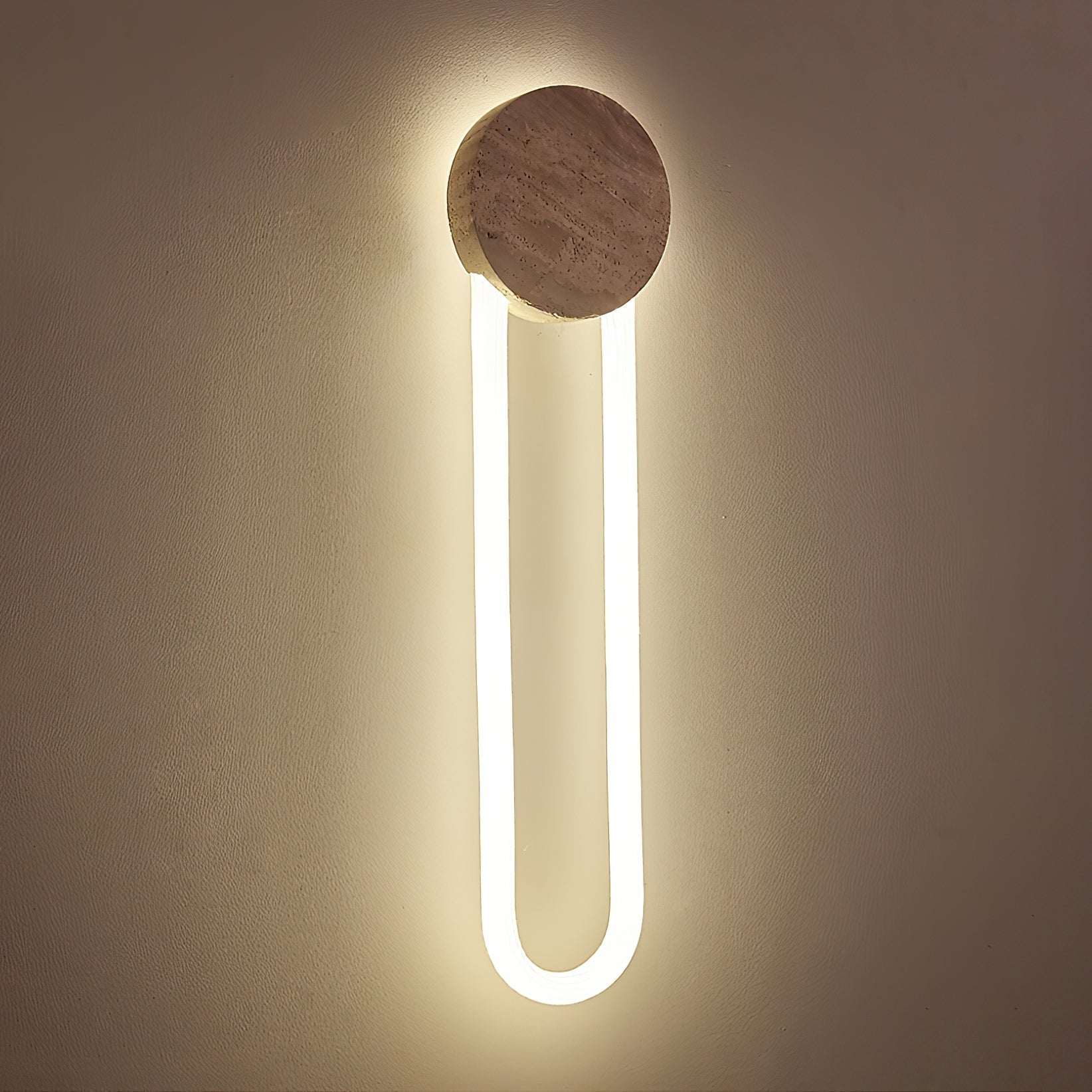 Avynor Wall Lamp