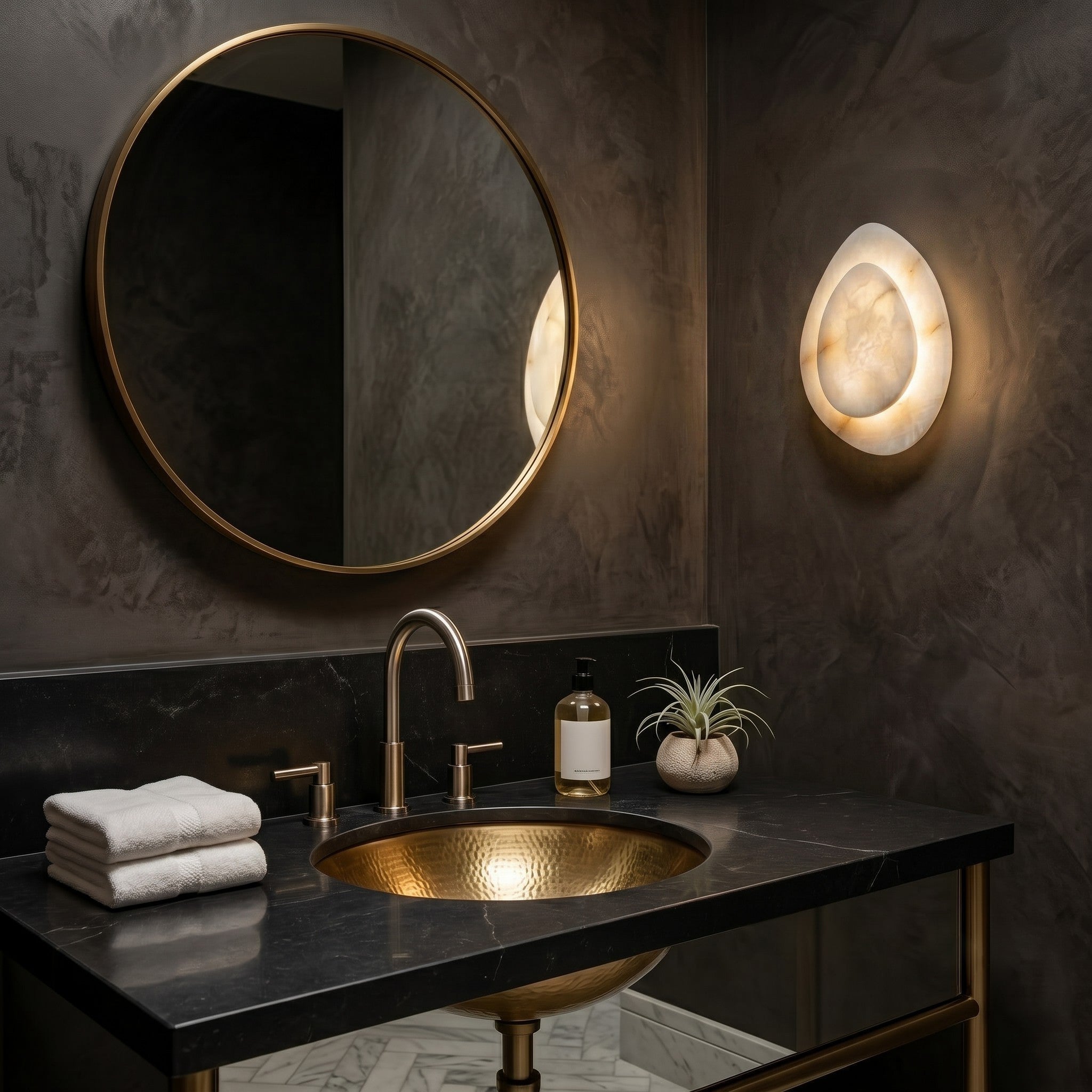 Avenalina Wall Light