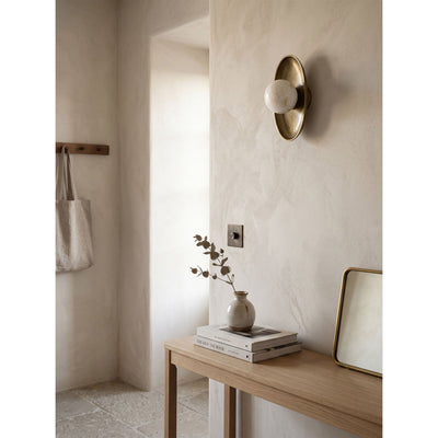 Elaenine Wall Light
