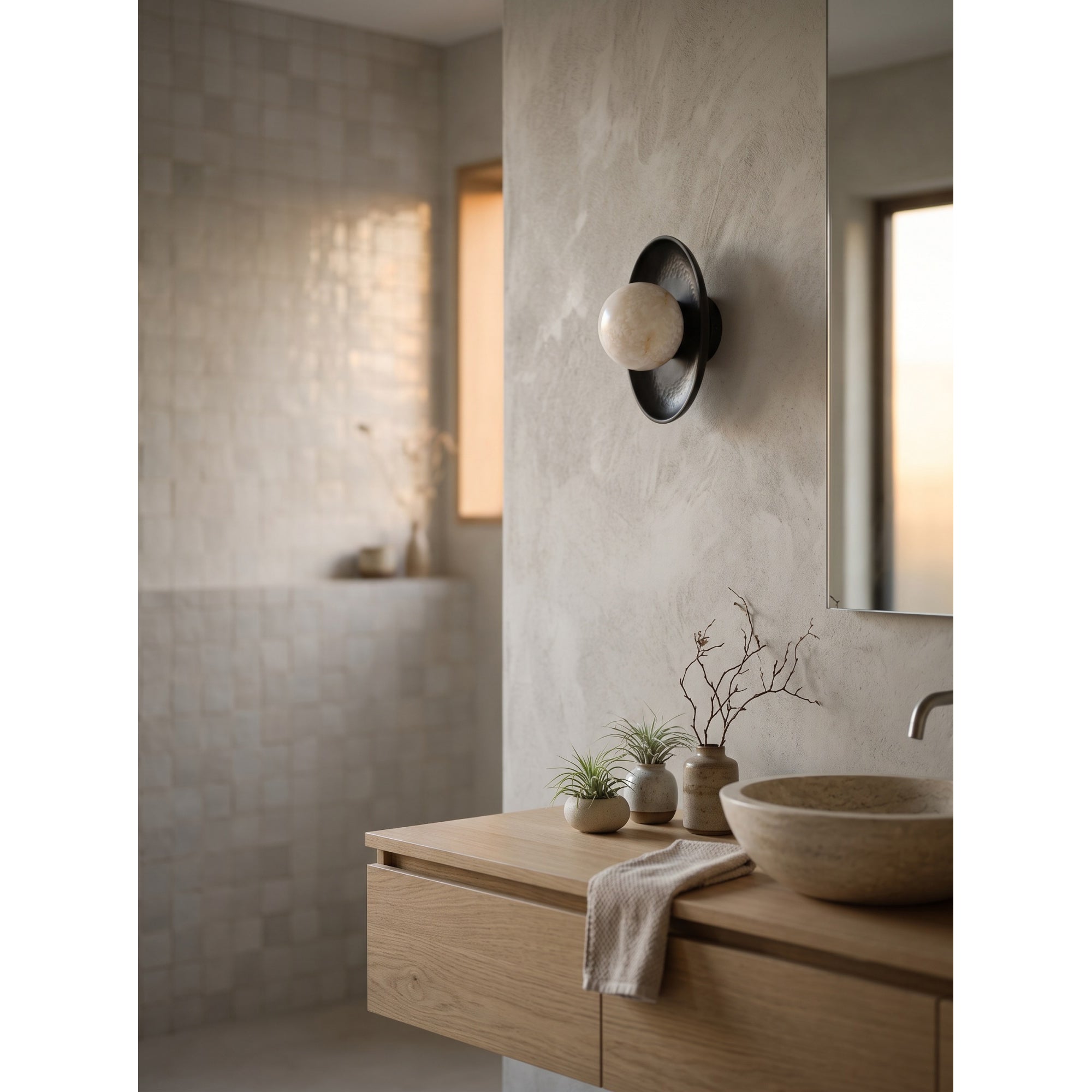 Elaenine Wall Light