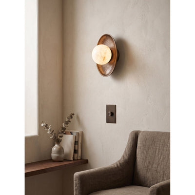 Elaenine Wall Light