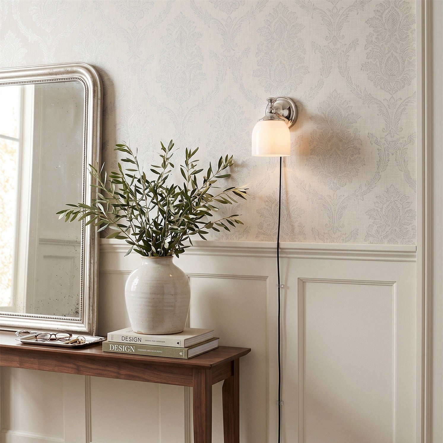 Celiaya Chart Glass Plug-in Wall Sconce