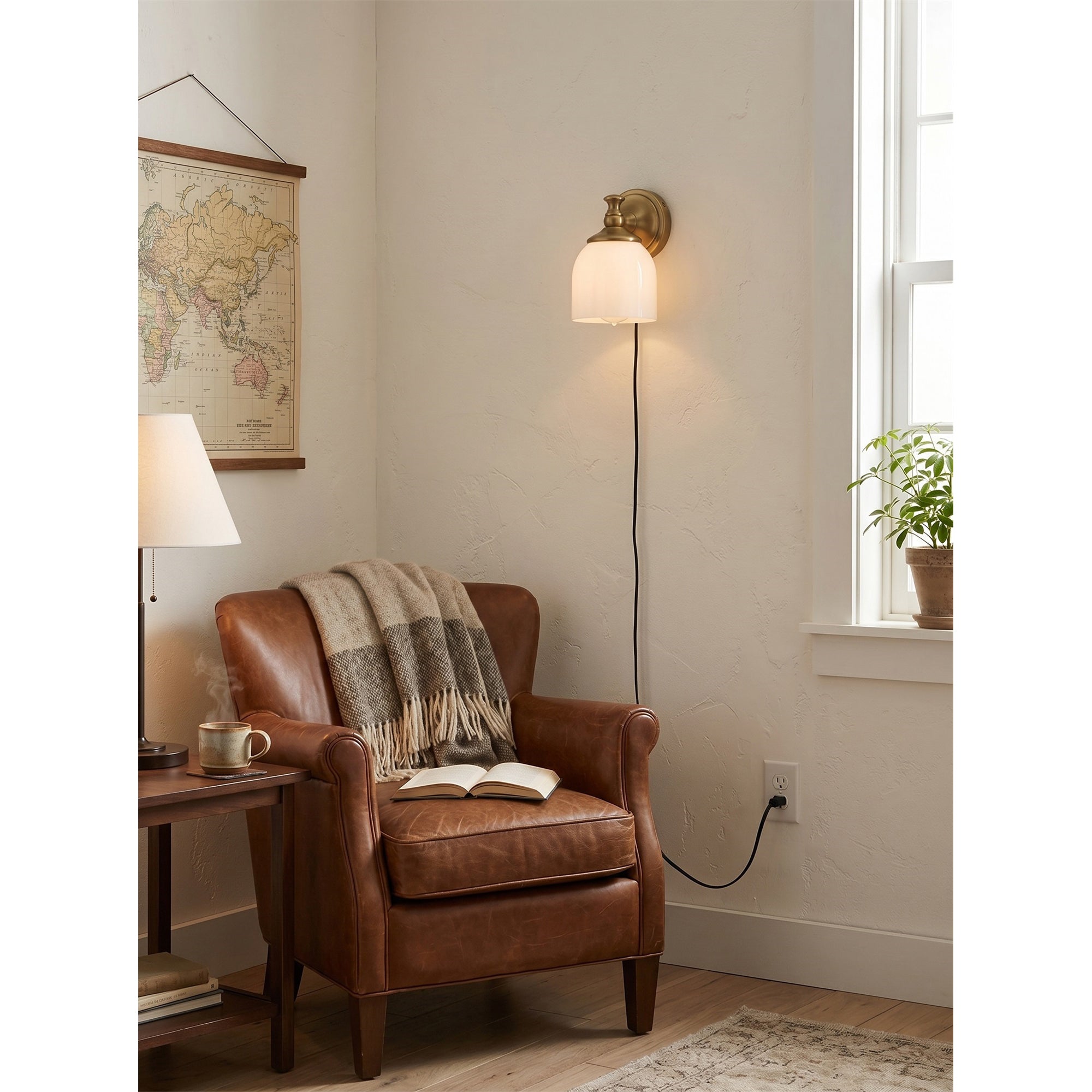 Celiaya Chart Glass Plug-in Wall Sconce