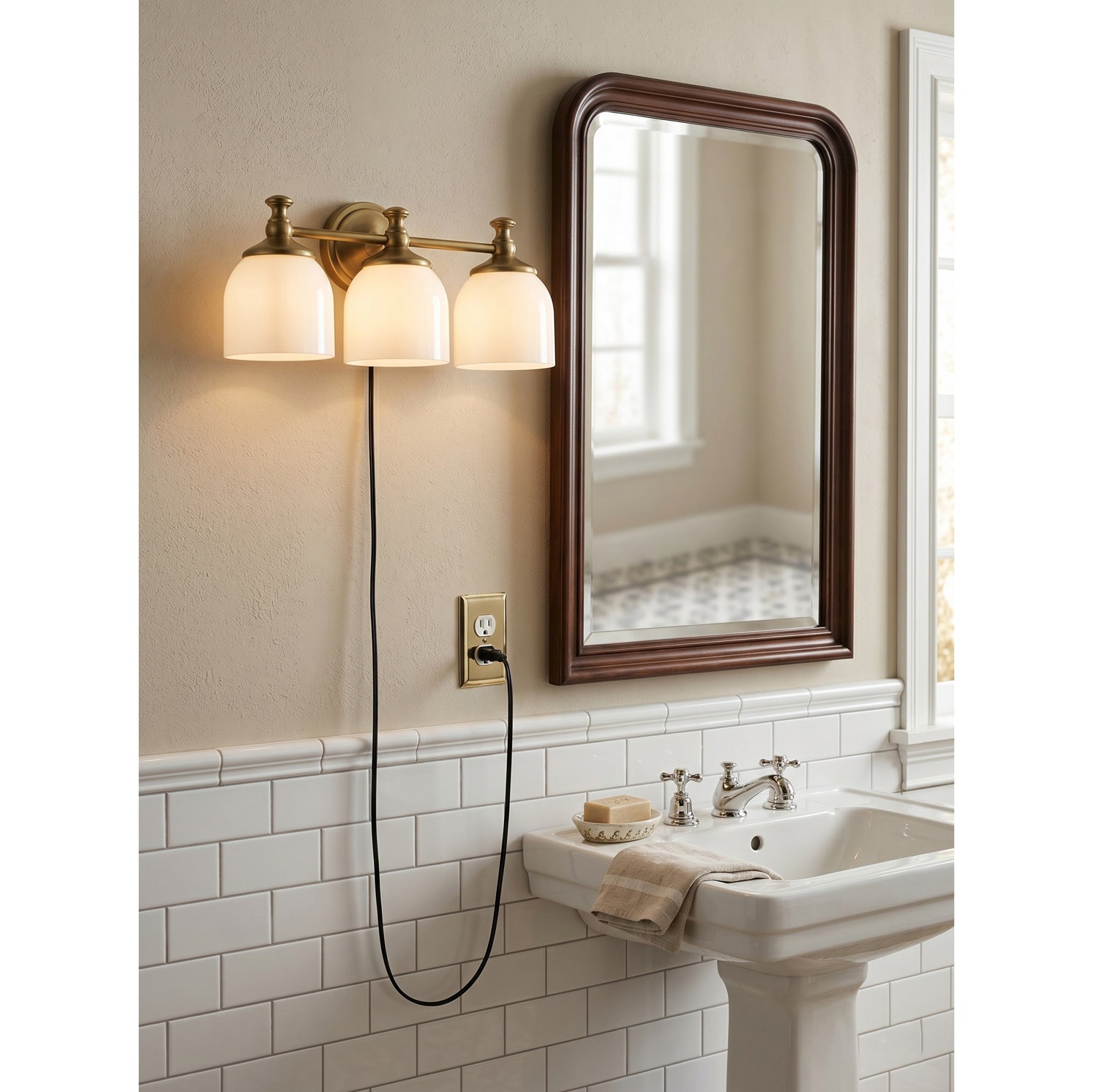 Celiaya Chart Glass Plug-in Wall Sconce