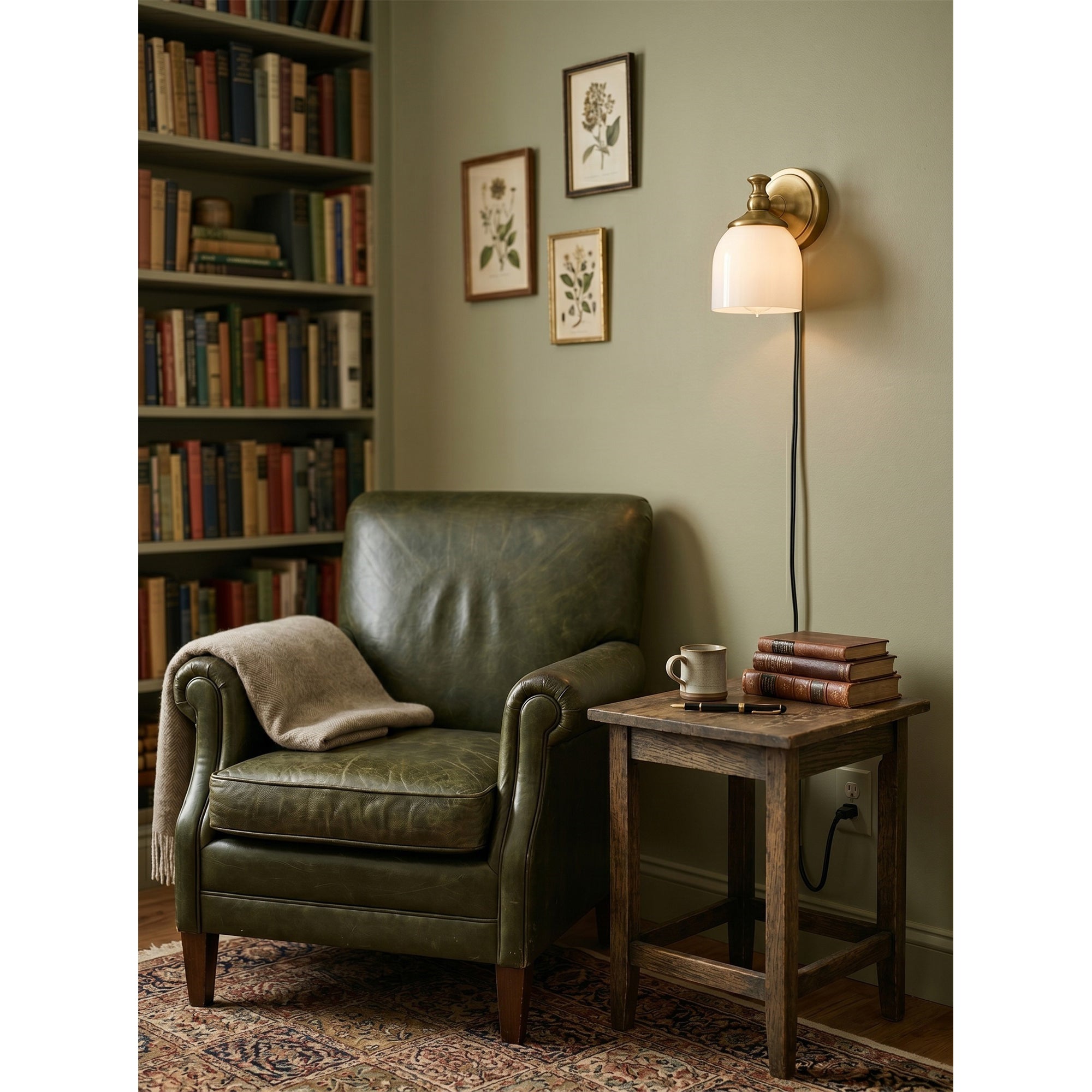 Celiaya Chart Glass Plug-in Wall Sconce