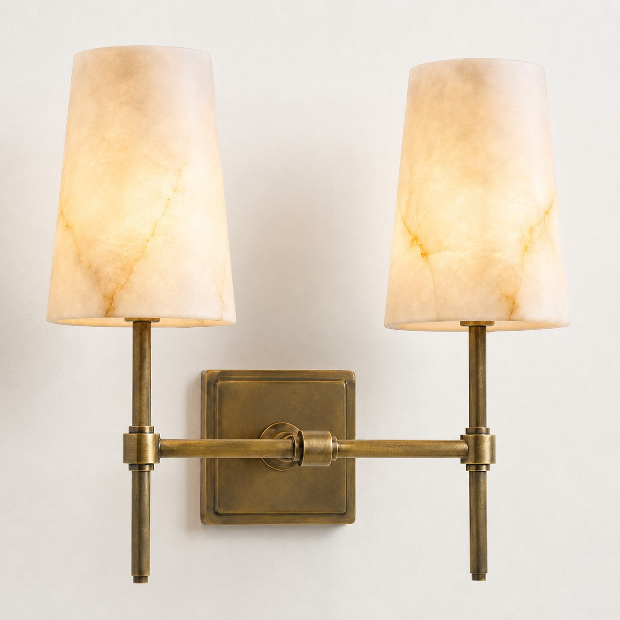 Avenelaya Sconce