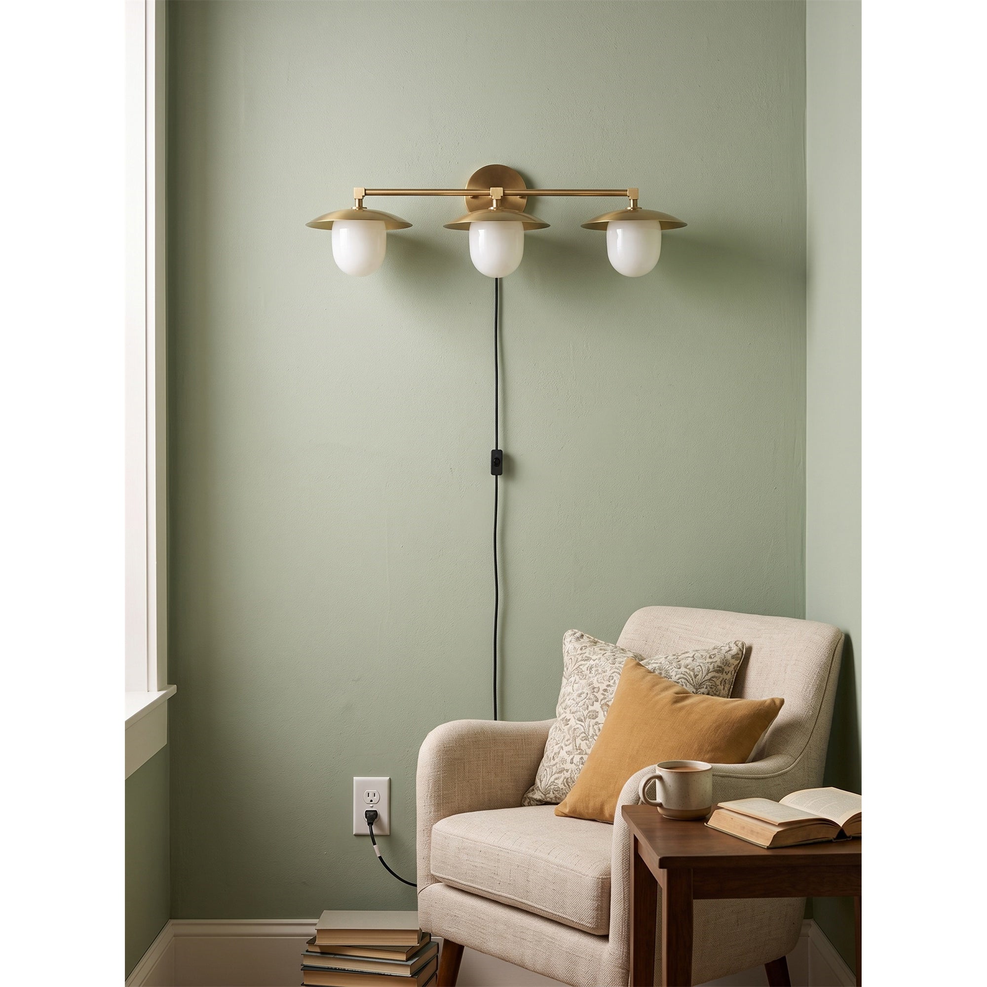 Aveniette Petite Plug-in Wall Sconce