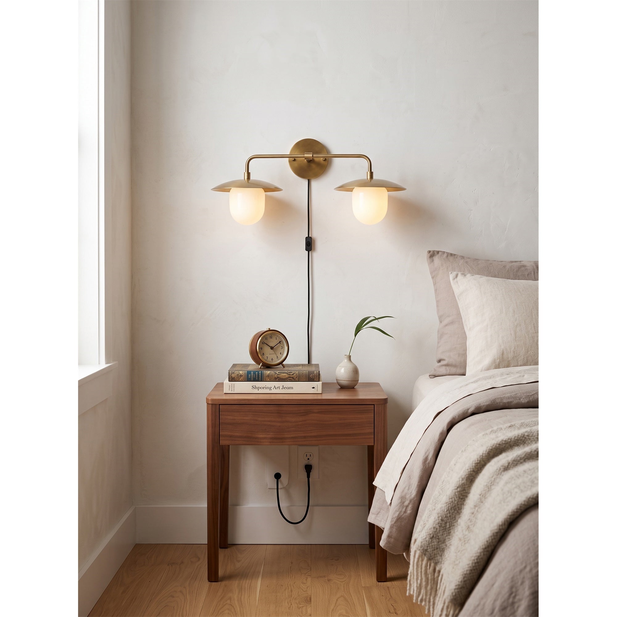 Aveniette Petite Plug-in Wall Sconce