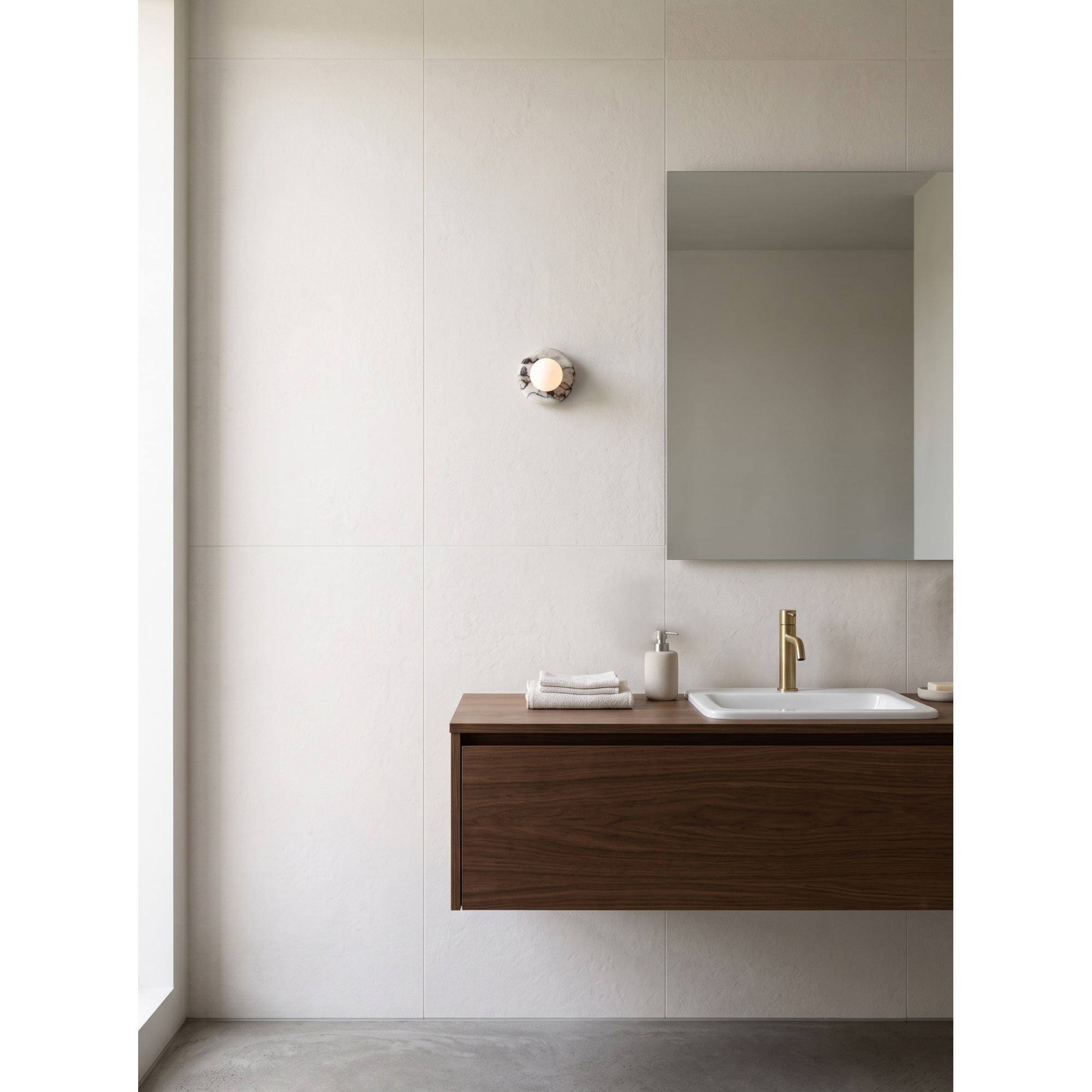 Aveneine Wall Light