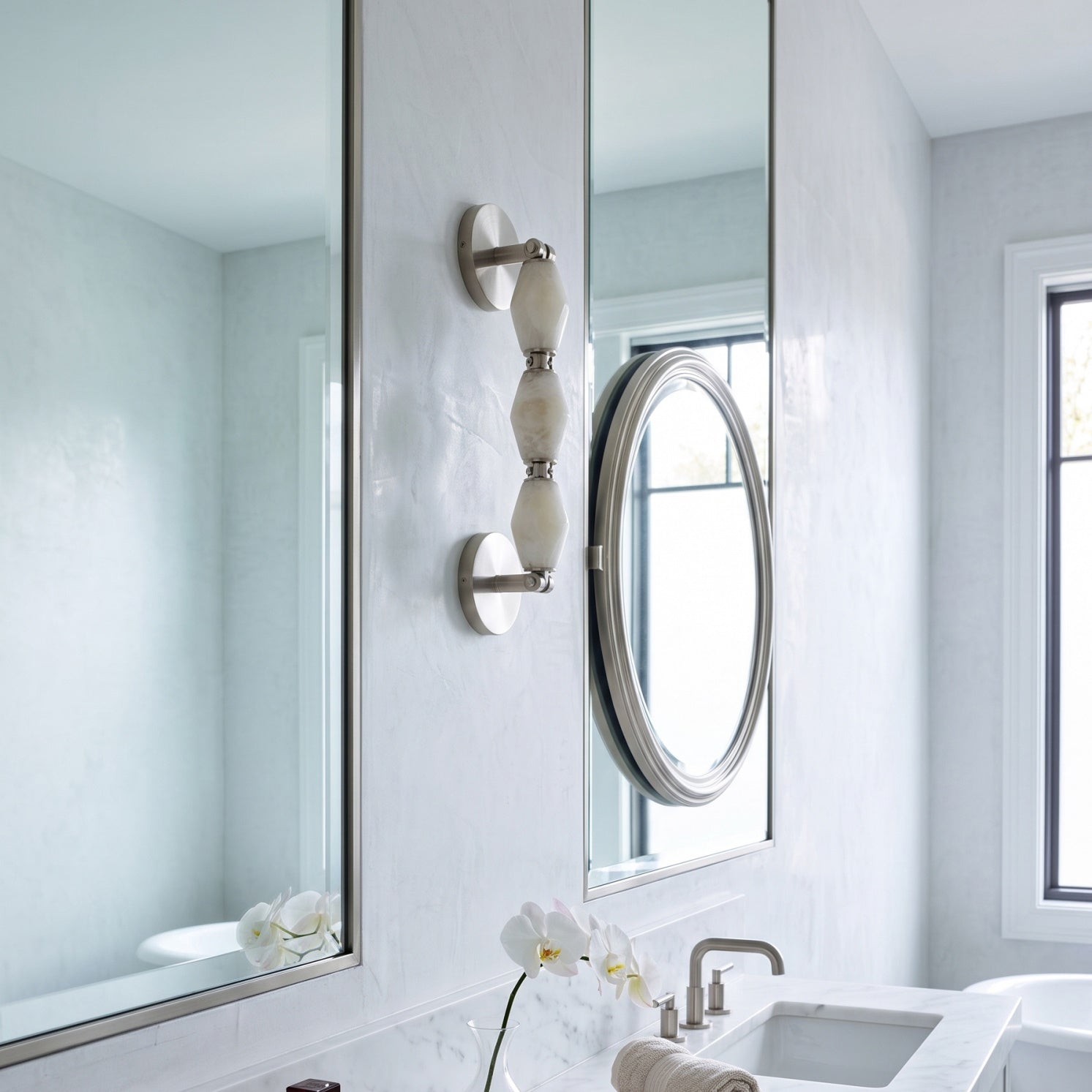 Teriiielle Wall Light