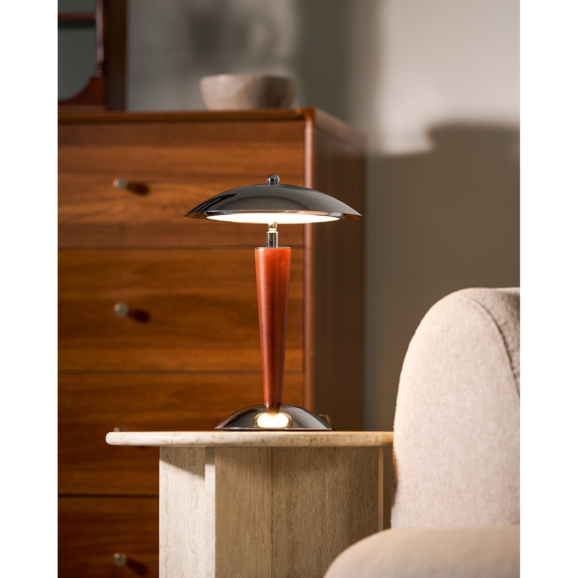Veliseria Table Lamp