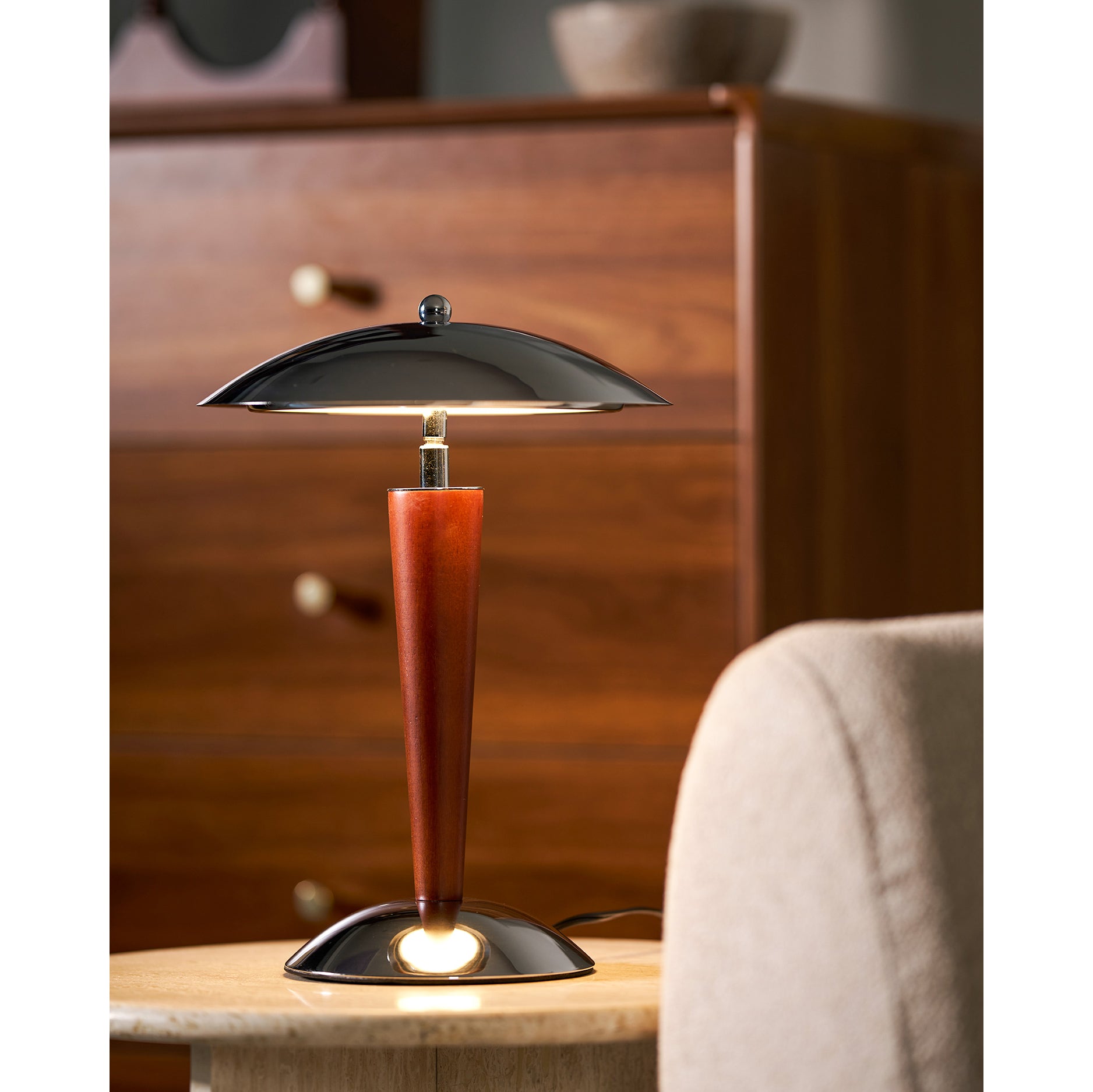 Veliseria Table Lamp