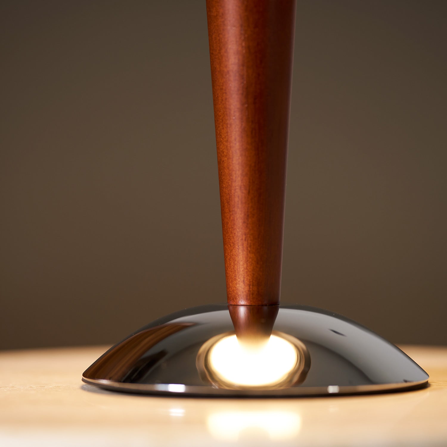 Veliseria Table Lamp
