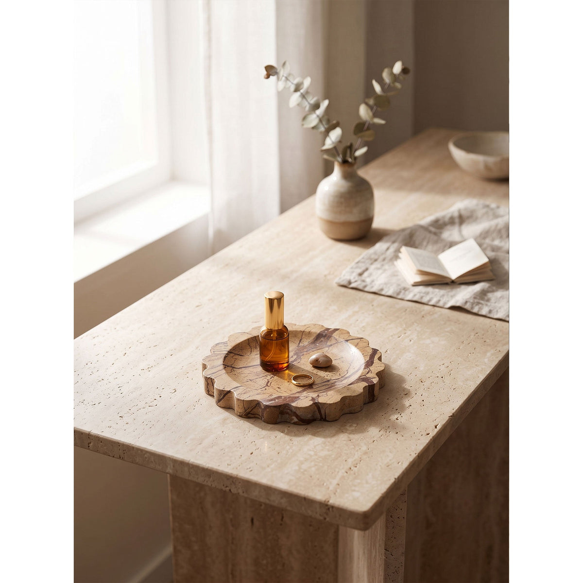 Wexhurst Scalloped Stone Tray