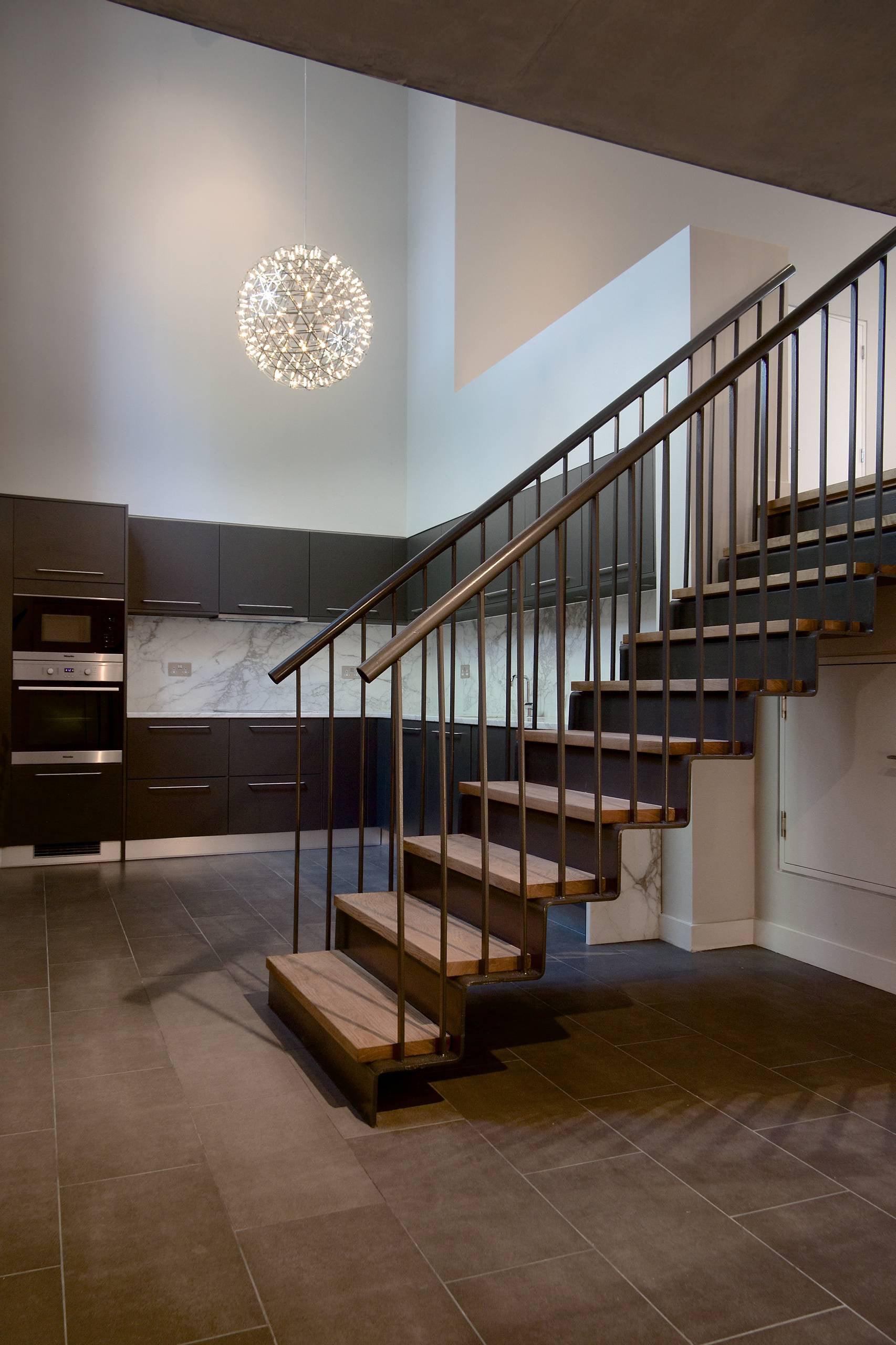 Sylvarin Gold Spark Ball Pendant Light