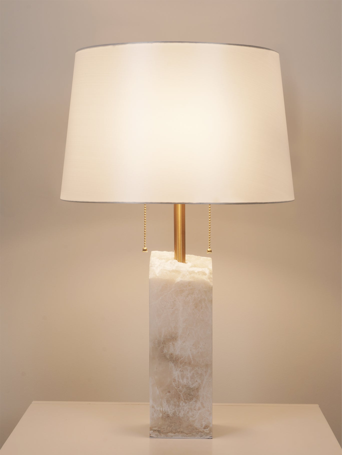 Gaveth Minimalist Alabaster Table Lamp