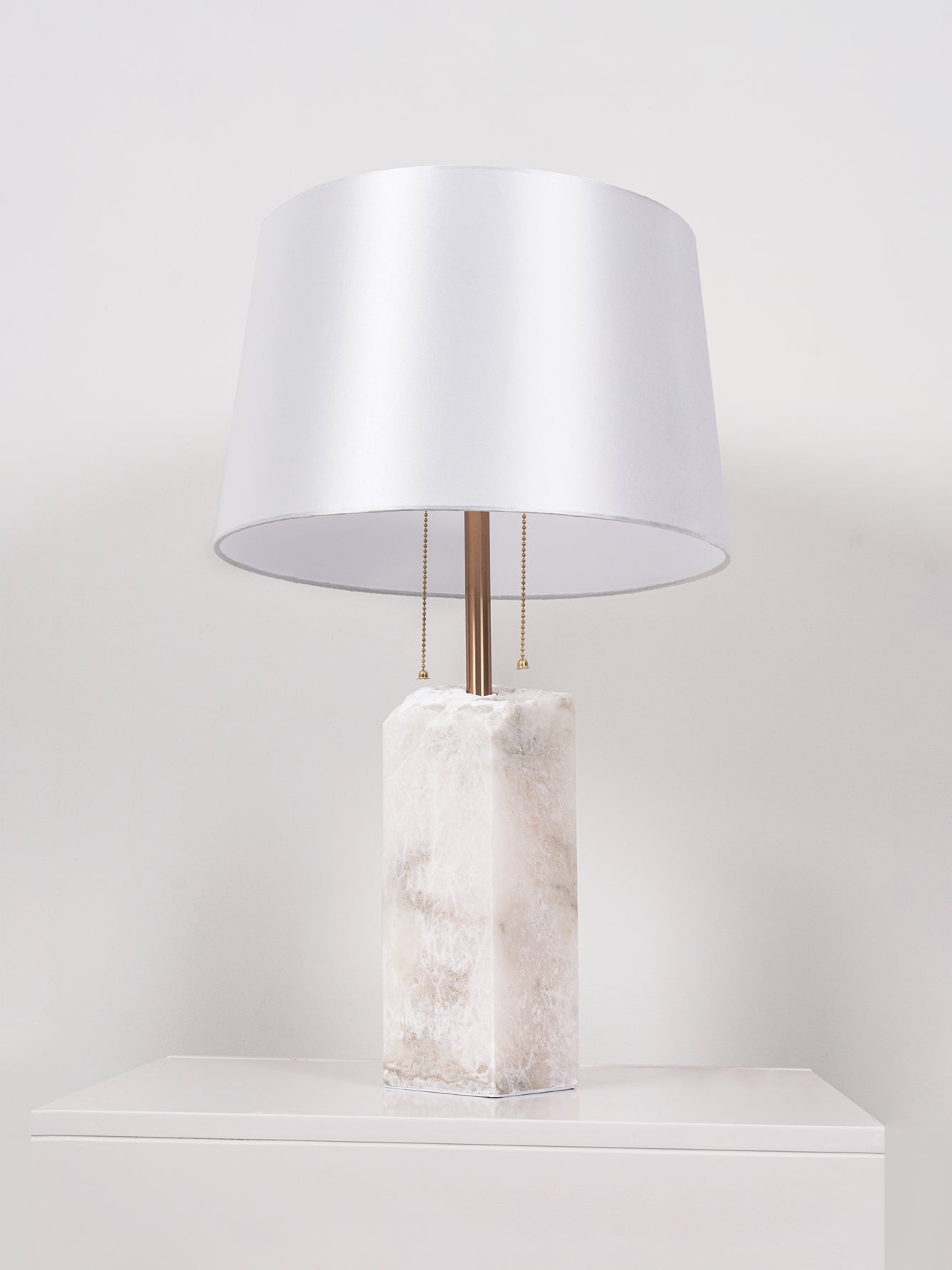 Gaveth Minimalist Alabaster Table Lamp