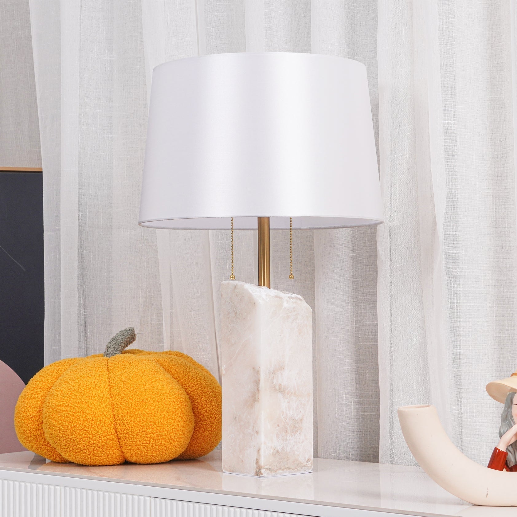 Gaveth Minimalist Alabaster Table Lamp