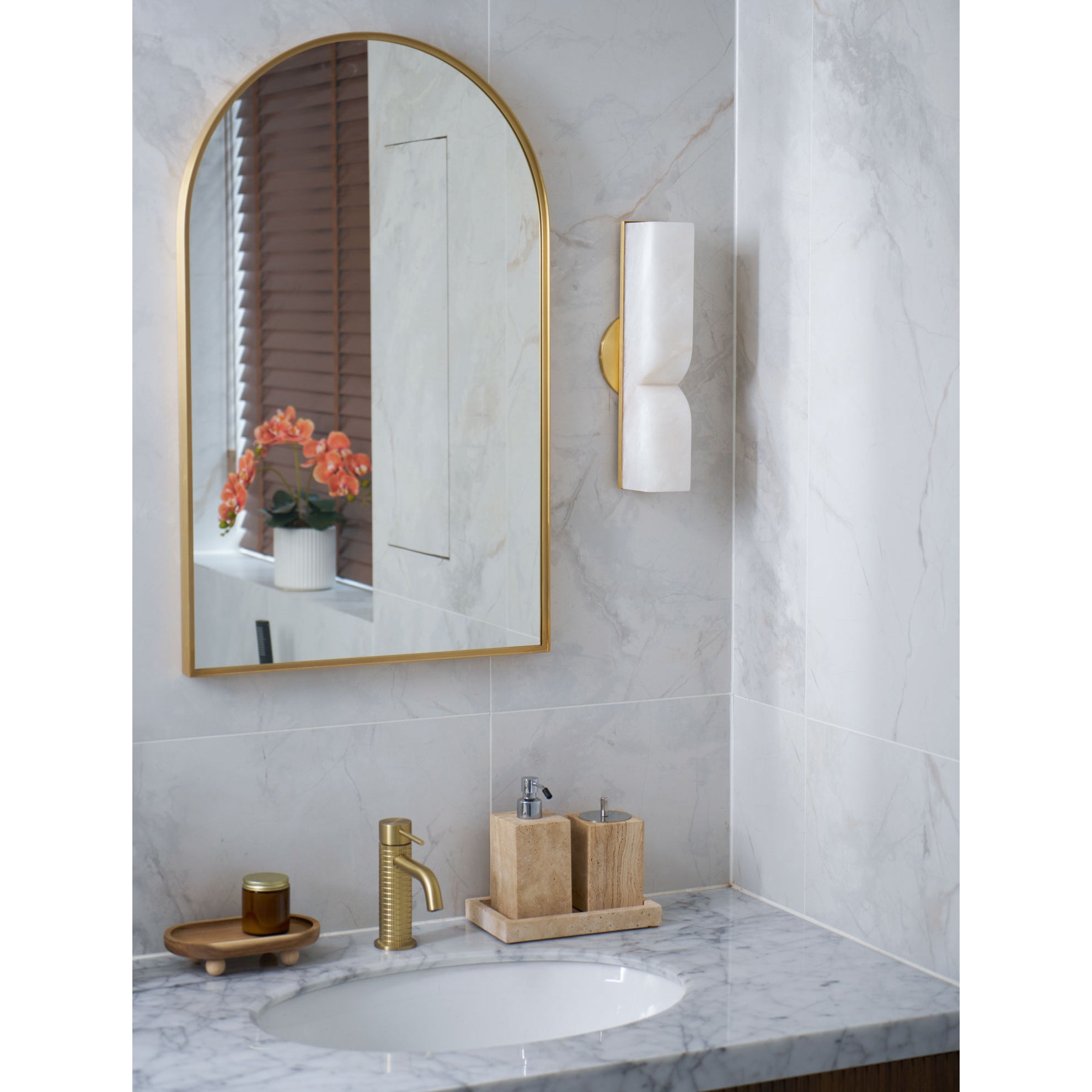 Lumivaria Wall Lamp
