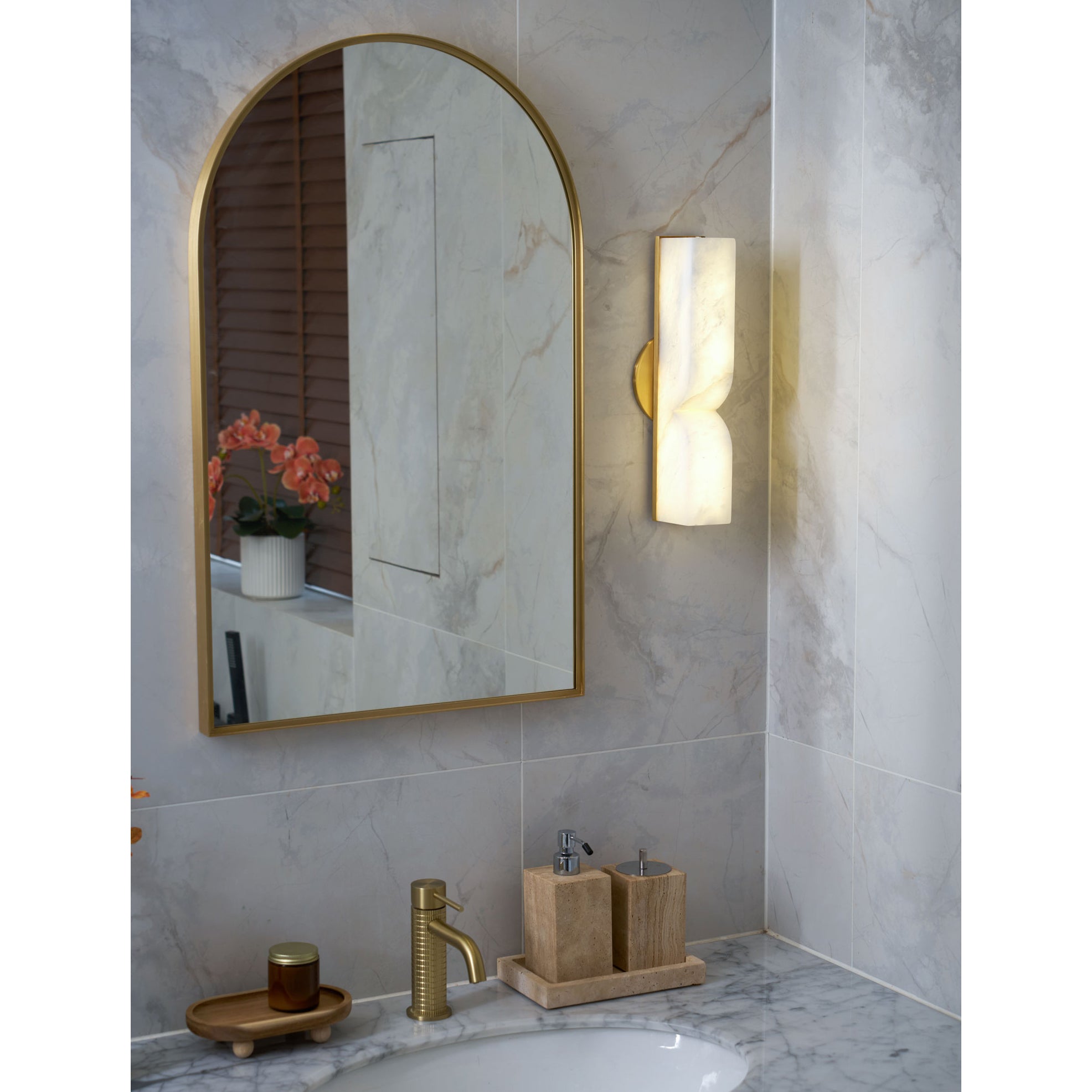 Lumivaria Wall Lamp