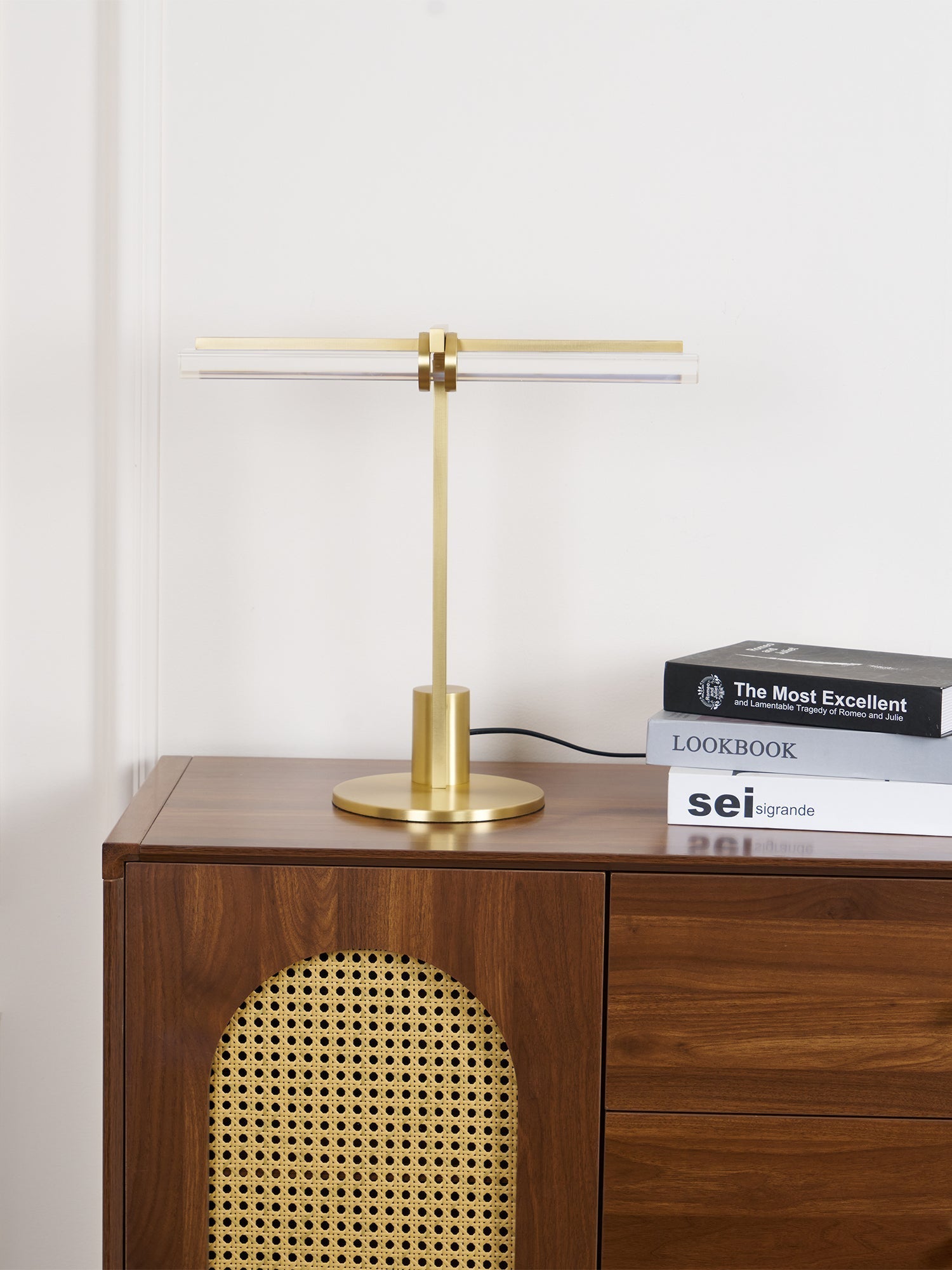 Elaoia Modern Table Lamp