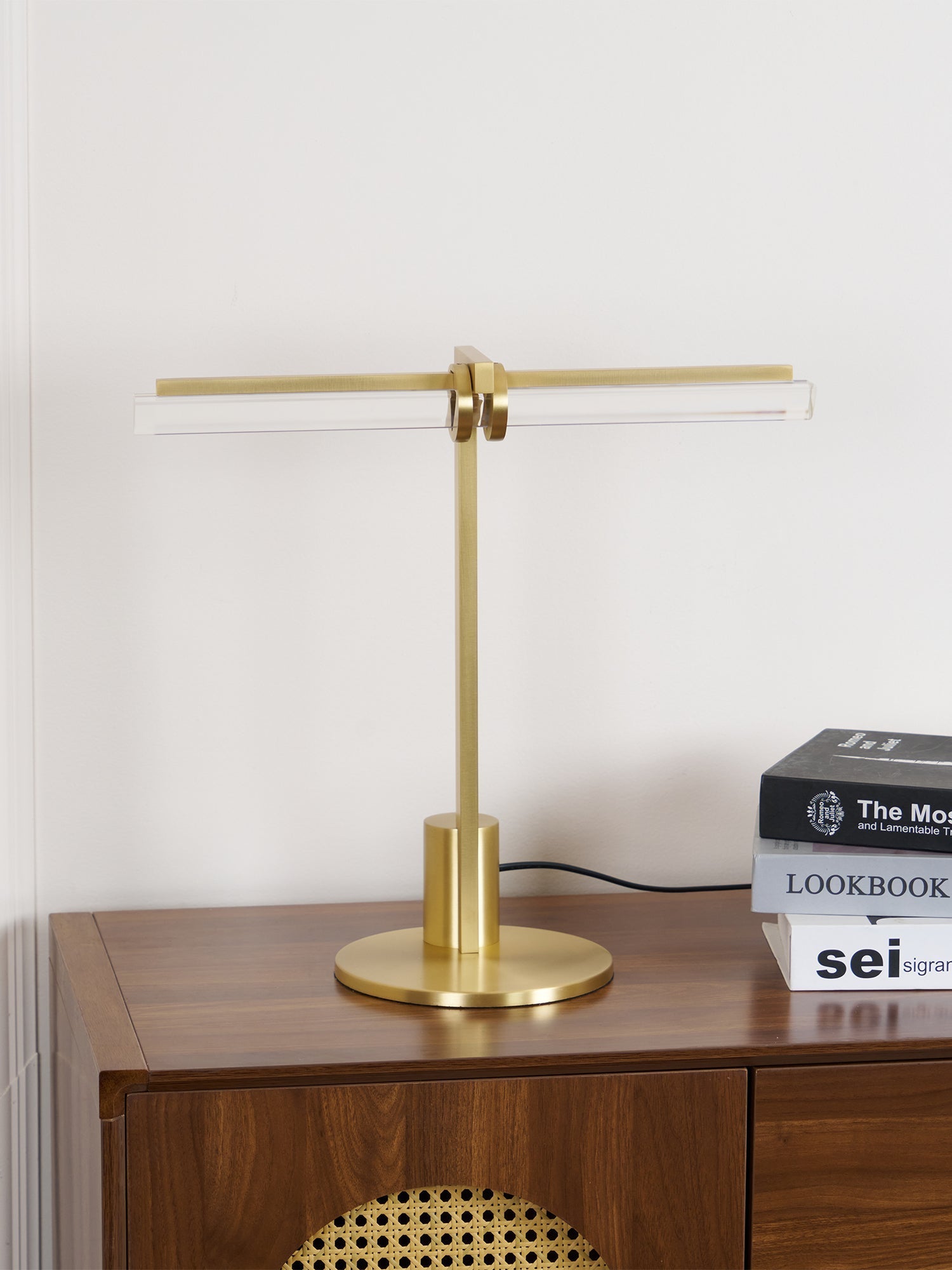 Elaoia Modern Table Lamp
