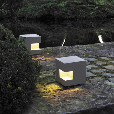 Aki Modern Acrylic Outdoor Light