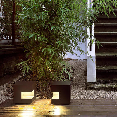 Aki Modern Acrylic Outdoor Light
