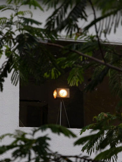 Vesoren Tripod Wood Floor Lamp