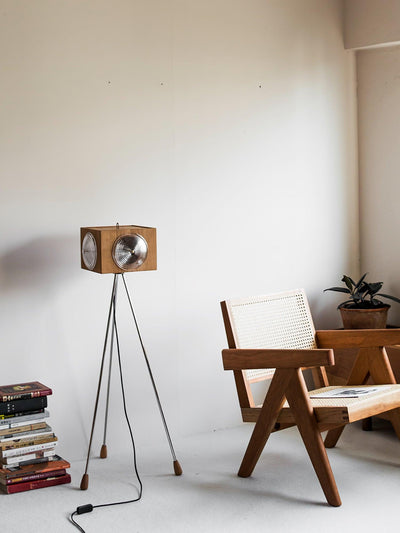 Vesoren Tripod Wood Floor Lamp