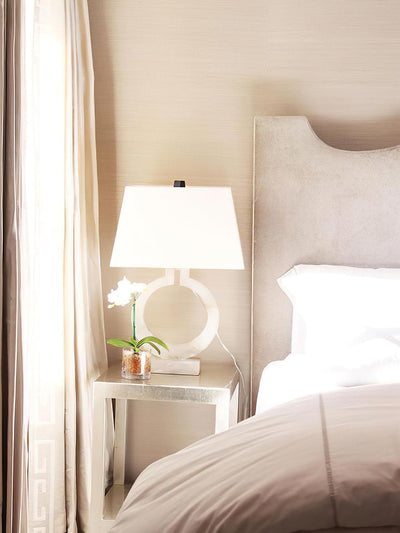 Vantor Fabric Minimalist Table Lamp