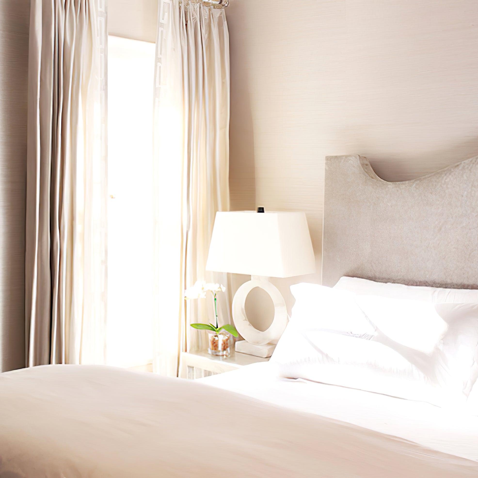 Vantor Fabric Minimalist Table Lamp