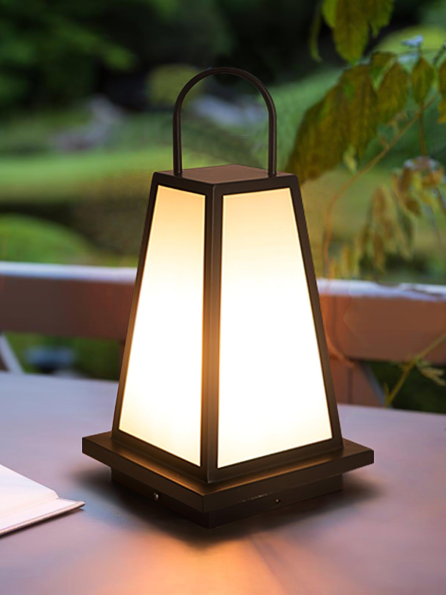 Cilo Minimalist Outdoor Light
