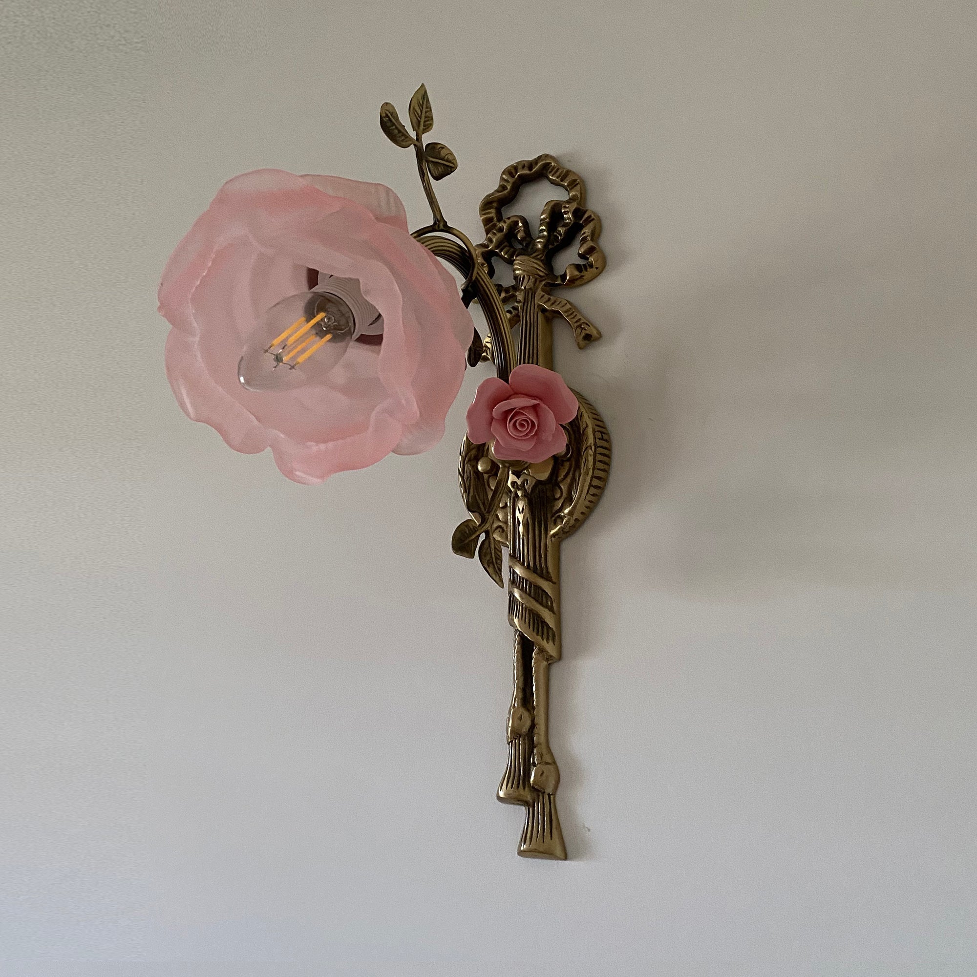 Valmora Wall Lamp