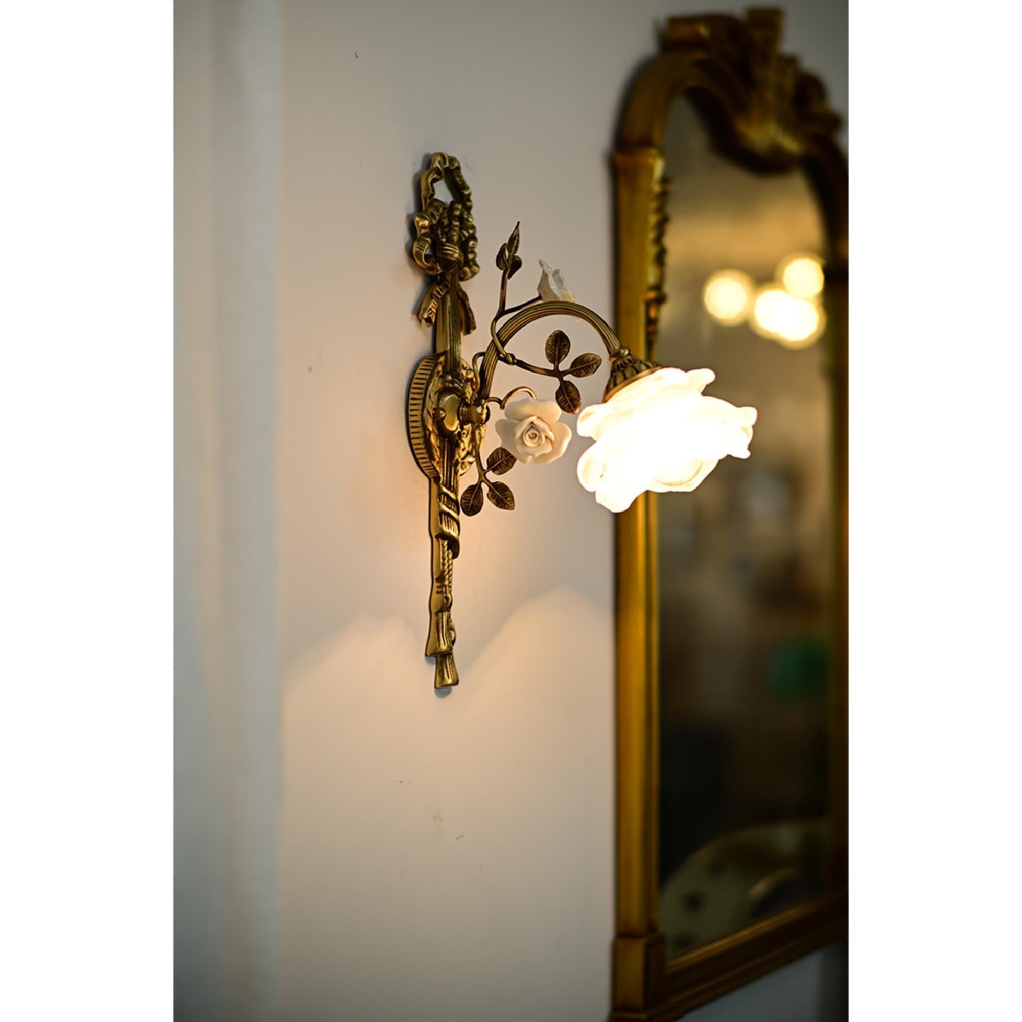 Valmora Wall Lamp