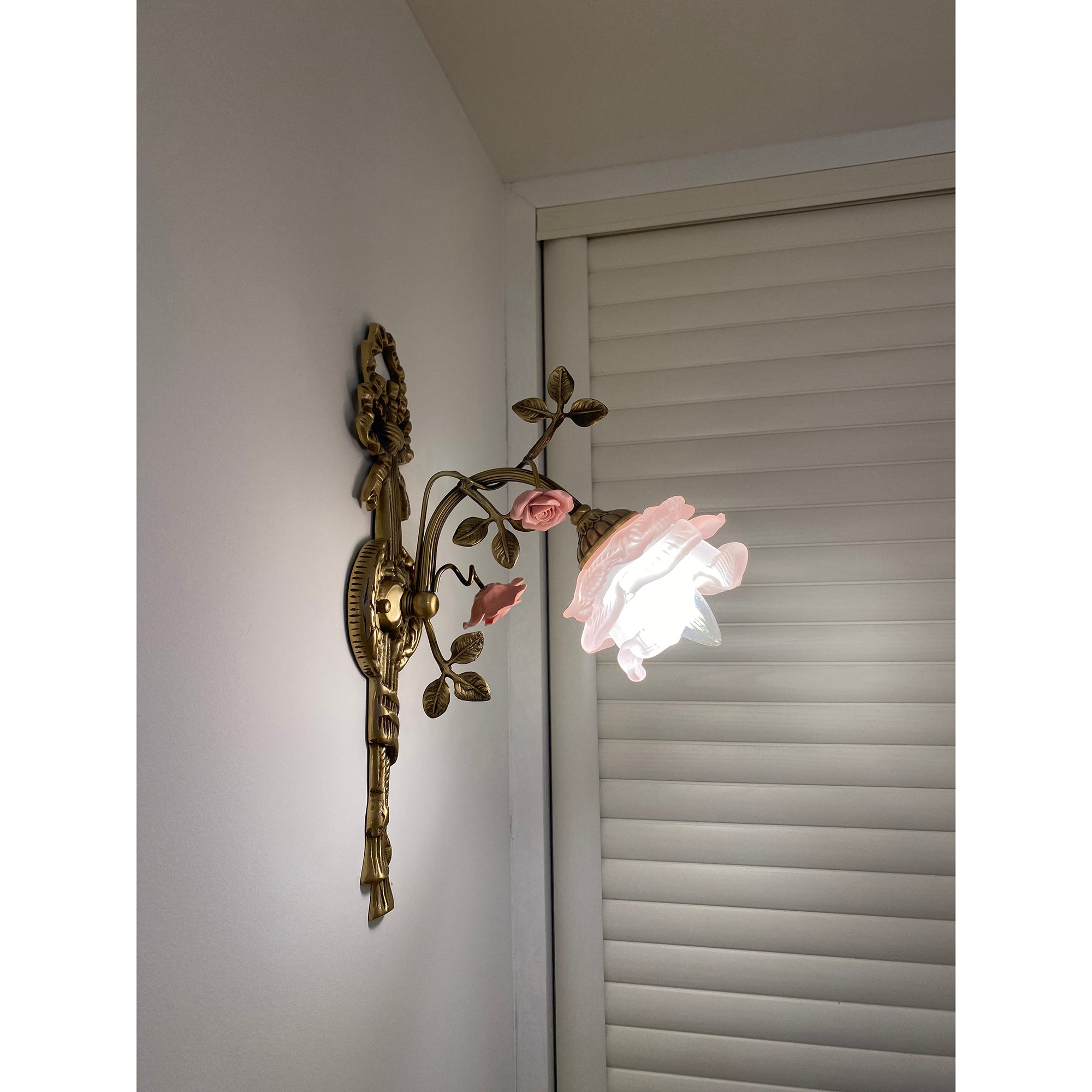 Valmora Wall Lamp