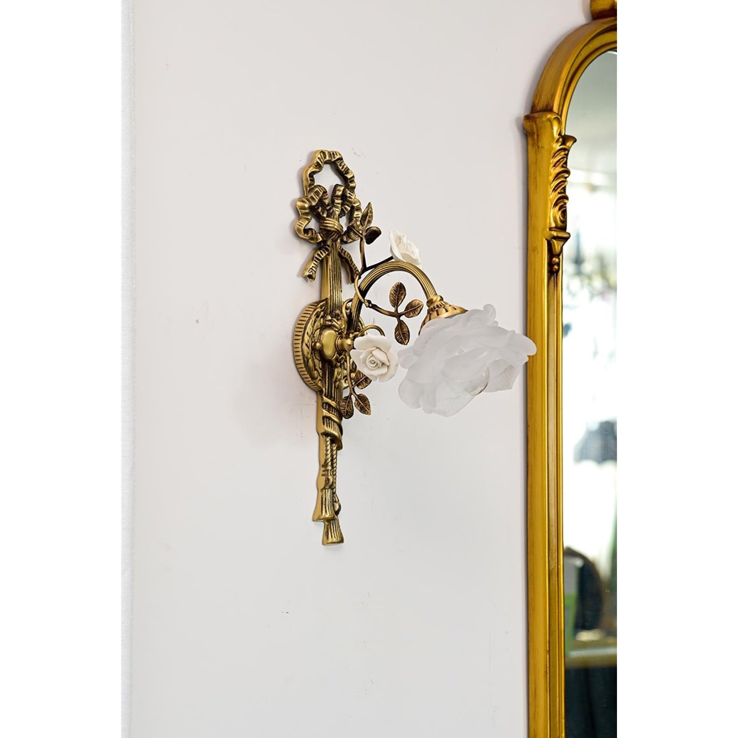 Valmora Wall Lamp