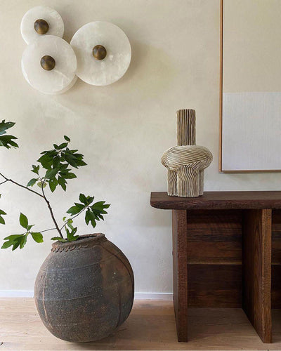 Round Wall Lamp Alabaster Fluted Brass - Neutral Decor