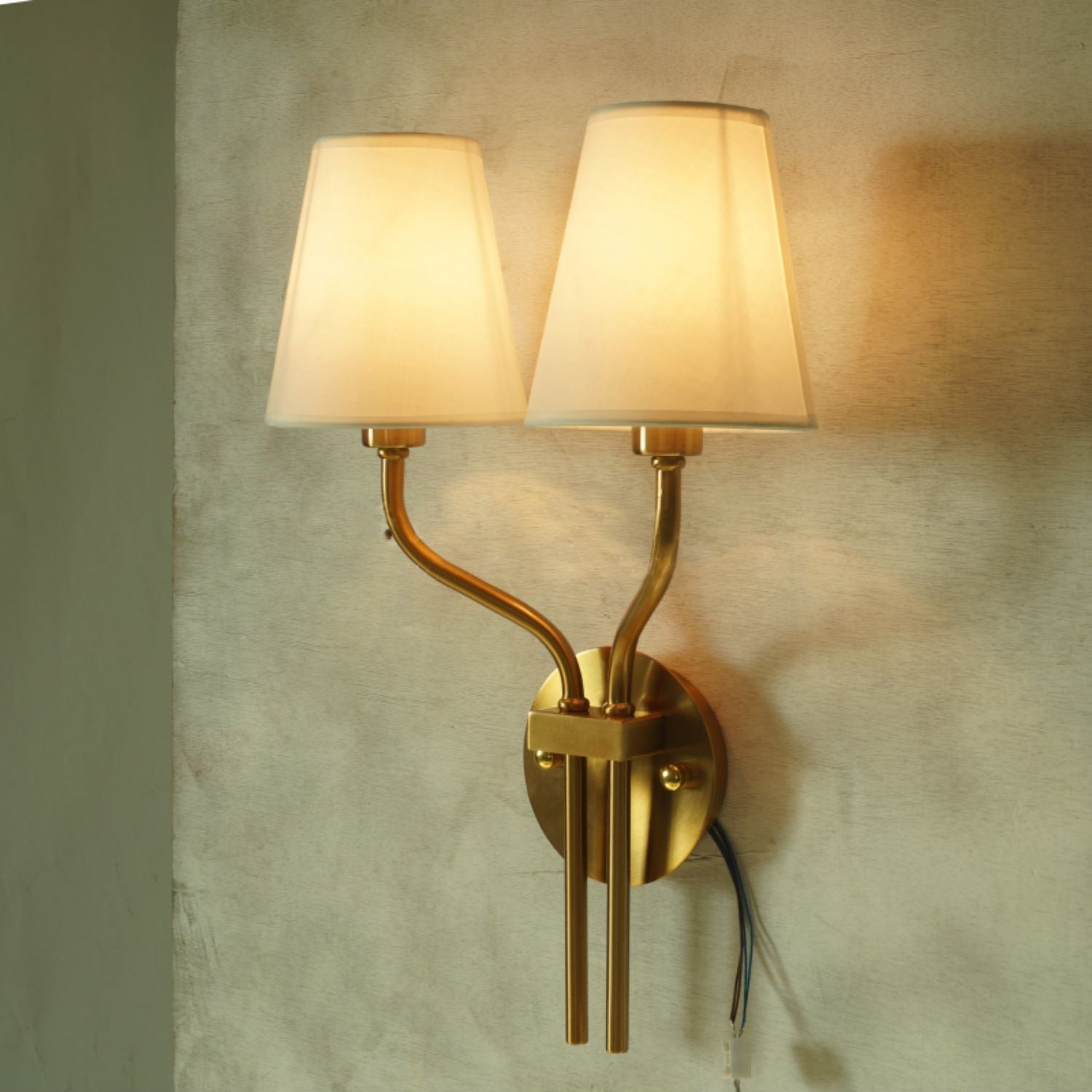 Ulreo Wall Lamp