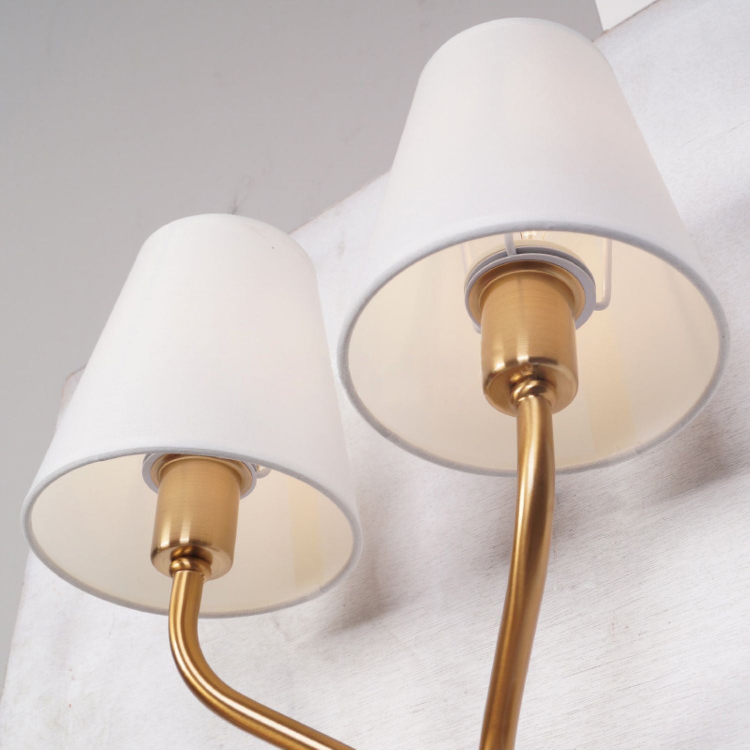 Ulreo Wall Lamp