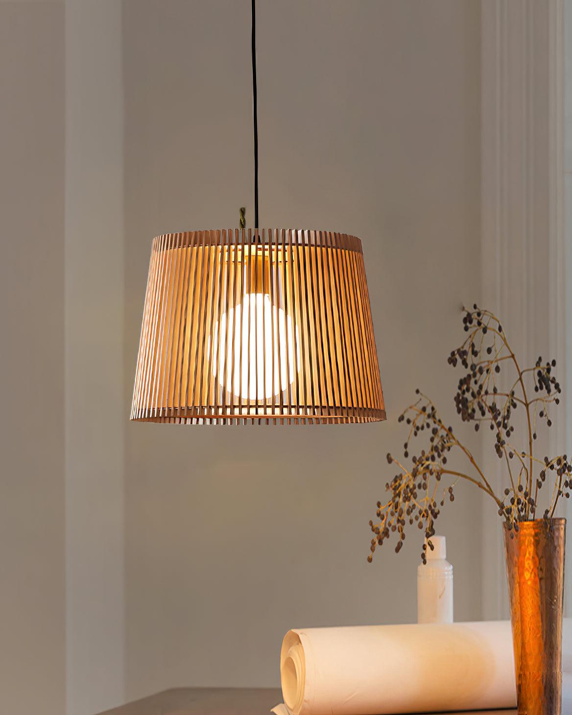 Clou Wood Retro Pendant Lamp