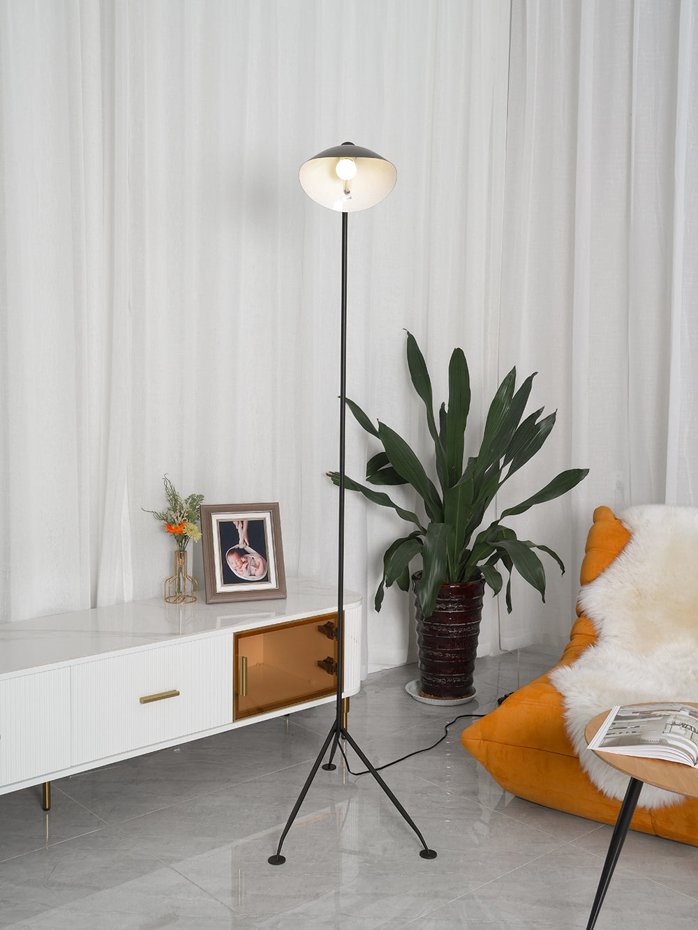Nellie Minimalist Floor Lamp