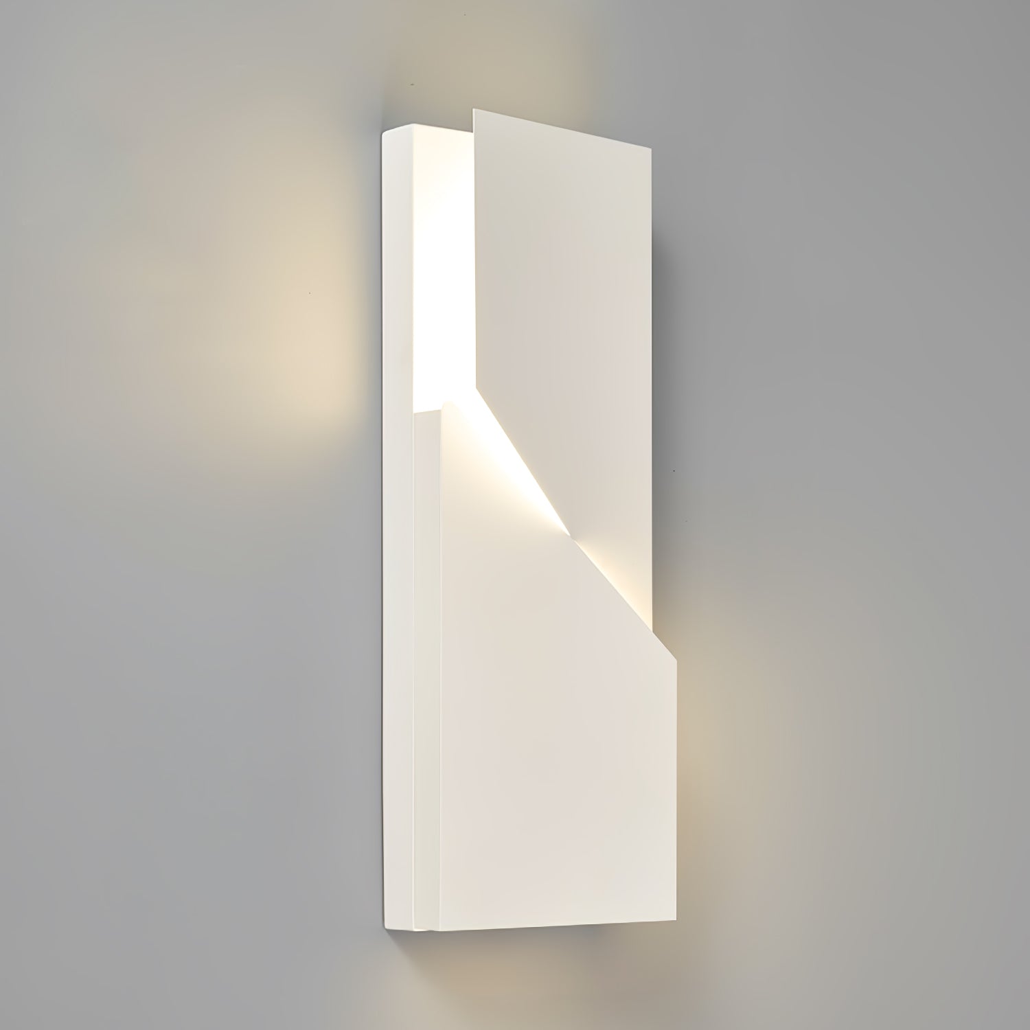 Arthaen Shadows Grand Sconce Wall lamp